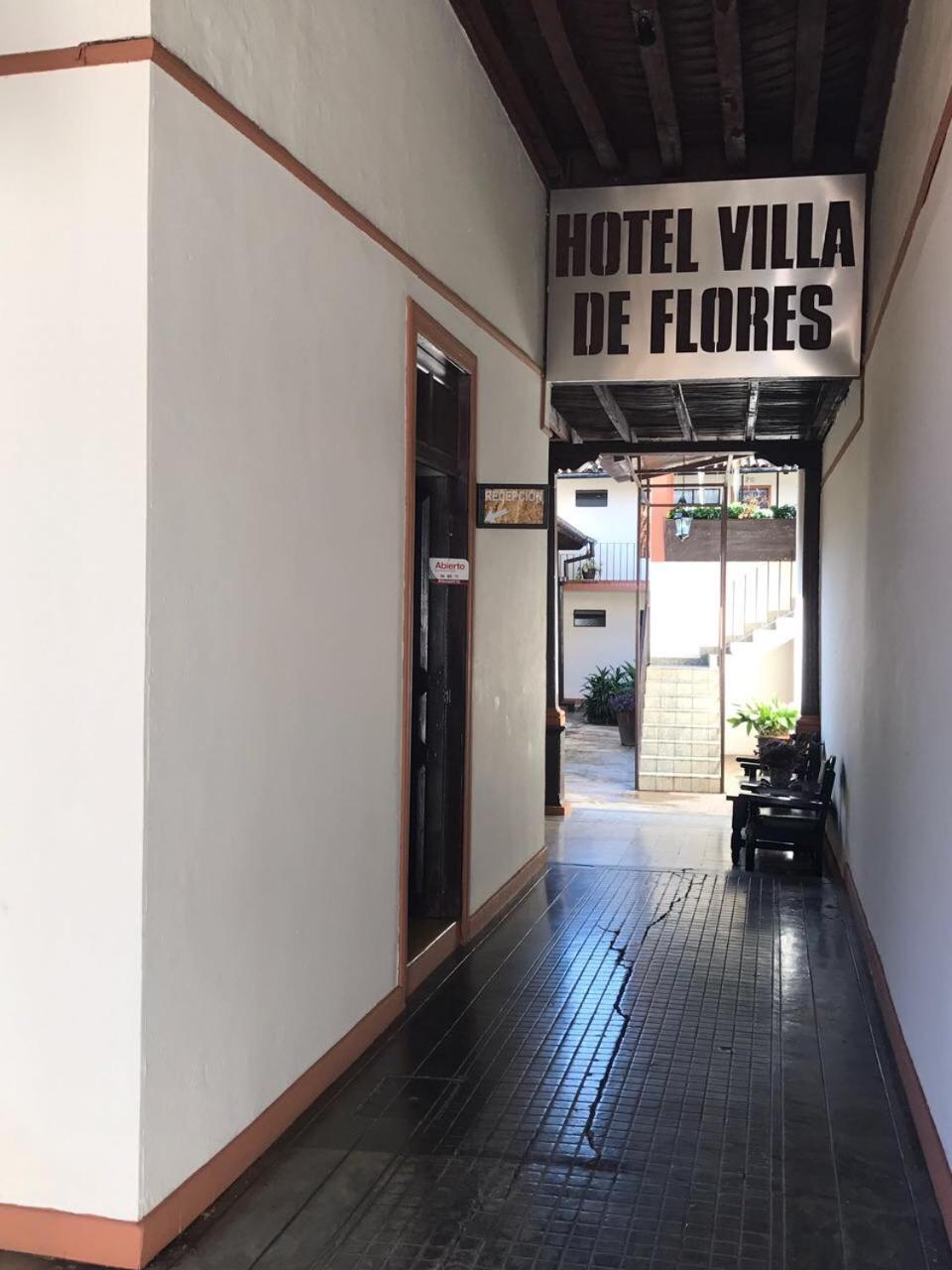 Hotel Villa De Flores Uruapan  Exterior photo